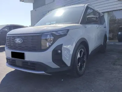 Usata Ford Tourneo Courier Active 124 CV (91 kW) 2024 Verde Monovolume