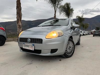 Grigio Usata 2007 Fiat Grande Punto Utilitaria | 2500 € (Ottimo prezzo)