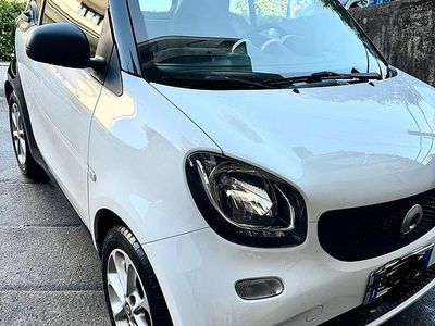 Begagnad Smart ForTwo Coupé 71 HK (52 kW) 2019 Vit Sportkupé