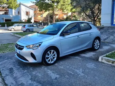 Usata Opel Corsa Edition 75 CV (55 kW) 2023 Argento Utilitaria