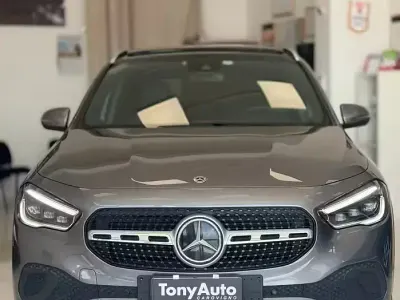 Usata Mercedes GLA200 Premium 150 CV (110 kW) 2021 Grigio SUV