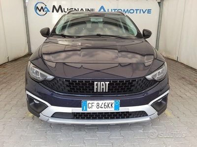 Usata Fiat Tipo Cross 101 CV (74 kW) 2021 Blu Berlina