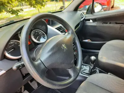 Usata Peugeot 207 73 CV (53 kW) 2013 Berlina