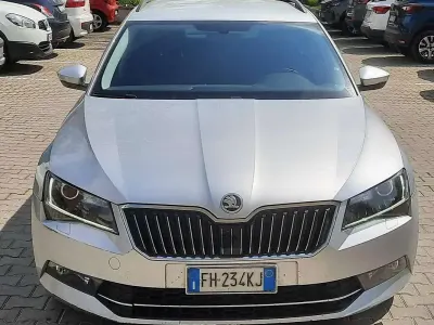 Usata Skoda Superb Executive 150 CV (110 kW) 2017 Grigio Station wagon