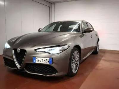 Usata Alfa Romeo Giulia Veloce 211 CV (155 kW) 2018 Bronzo Berlina
