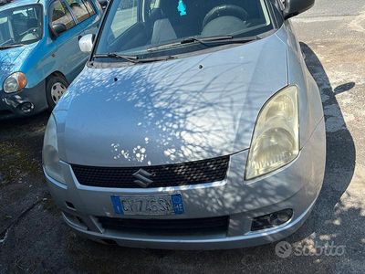 Usata Suzuki Swift 2005 Grigio Utilitaria