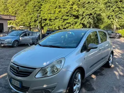 Usata Opel Corsa 75 CV (55 kW) 2009 Grigio Utilitaria