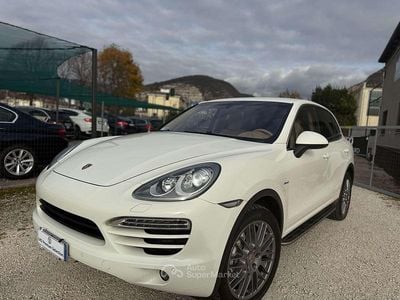 Usata Porsche Cayenne 245 CV (180 kW) 2012 Bianco SUV