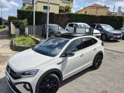 Usata VW Taigo R-line Plus 150 CV (110 kW) 2023 Ascot gray tetto + specch neri SUV