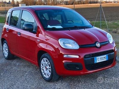 Usata Fiat Panda Lounge 69 CV (50 kW) 2016 Rosso Berlina