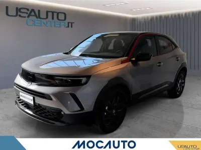 Usata Opel Mokka GS Line 131 CV (96 kW) 2022 Grigio chiaro metalliz. SUV
