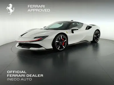 Usata Ferrari SF90 780 CV (573 kW) 2022 Bianco Coupé