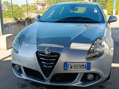 Usata Alfa Romeo Giulietta 105 CV (77 kW) 2013 Grigio Utilitaria