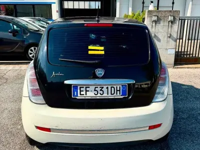 Usata Lancia Ypsilon 69 CV (50 kW) 2011 Bianco Utilitaria