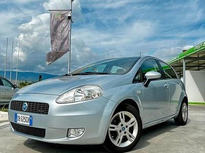 Usata Fiat Grande Punto 75 CV (55 kW) 2005 Grigio Utilitaria