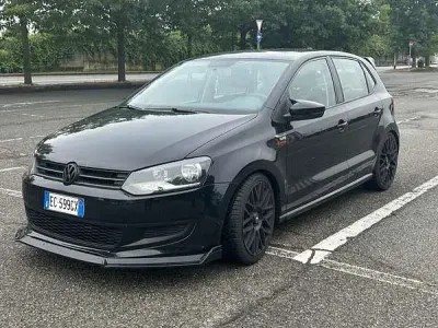 Begagnad VW Polo Comfortline 69 HK (50 kW) 2010 Svart Halvkombi