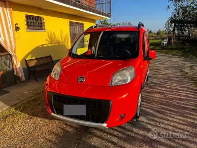 Begagnad Fiat Qubo Trekking 75 HK (55 kW) 2013 Röd Minibuss