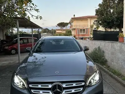 Usata Mercedes E220 All-Terrain Premium Plus 194 CV (142 kW) 2018 Grigio Station wagon