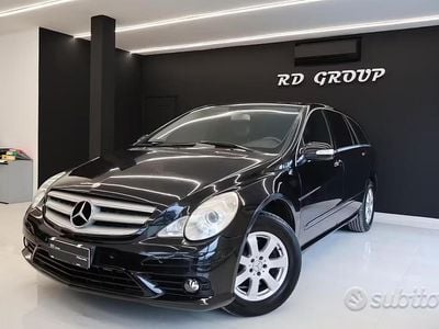 Usata Mercedes R320 Premium 224 CV (164 kW) 2007 Nero Monovolume