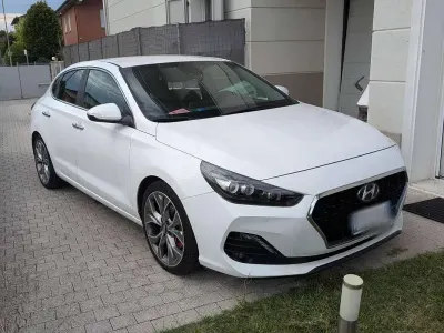 Usata Hyundai i30 Style 140 CV (102 kW) 2018 Bianco Berlina
