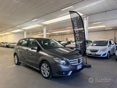 Usata Mercedes B180 Executive 109 CV (80 kW) 2013 Grigio Monovolume