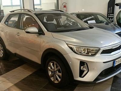 Usata Kia Stonic Urban 83 CV (61 kW) 2023 Argento SUV