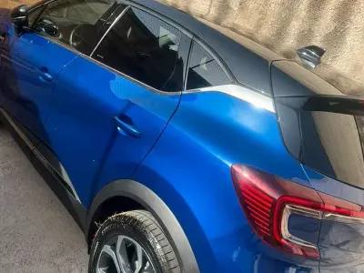 Usata Renault Captur Techno 100 CV (73 kW) 2023 Bluazzurro SUV