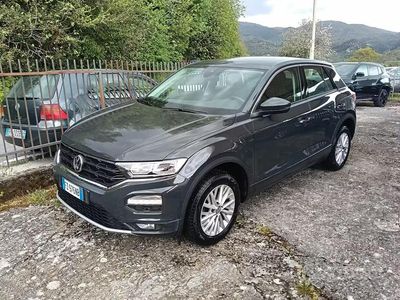 Begagnad VW T-Roc Style 116 HK (85 kW) 2019 Grå SUV