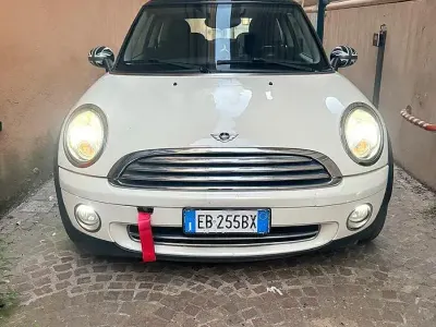 Usata Mini ONE 75 CV (55 kW) 2010 Utilitaria