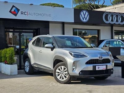 Usata Toyota Yaris Cross Active 92 CV (67 kW) 2022 Argento SUV