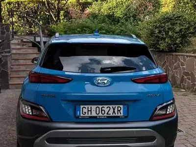Usata Hyundai Kona 120 CV (88 kW) 2022 Bluazzurro SUV