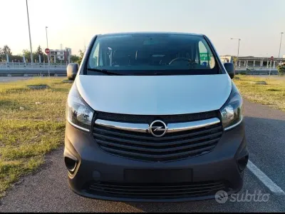 Usata Opel Vivaro 140 CV (102 kW) 2018 Grigio Monovolume