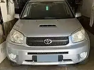 Usata Toyota RAV4 150 CV (110 kW) 2005 Grigio SUV