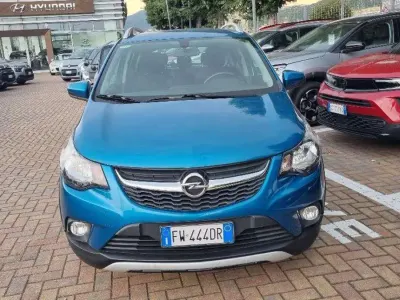 Usata Opel Karl Rocks 73 CV (53 kW) 2019 Verde Utilitaria