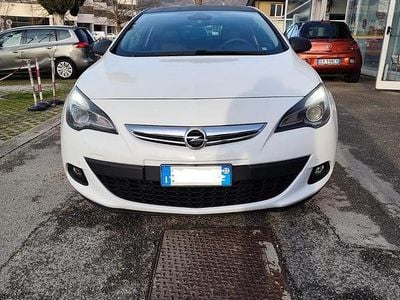 Usata Opel Astra GTC Cosmo 140 CV (102 kW) 2012 Bianco Berlina