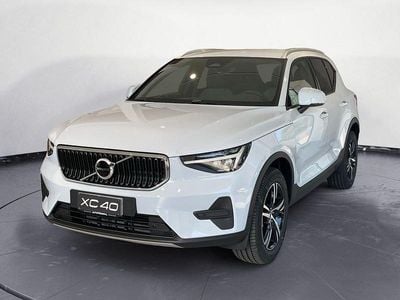 Nuova Volvo XC40 Core 163 CV (119 kW) 2025 Argento SUV