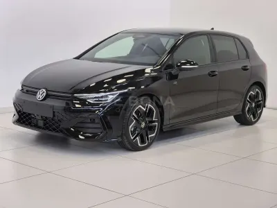 Nuova VW Golf VIII R-line Plus 116 CV (85 kW) 2026 Grenadill black metallizzato Berlina
