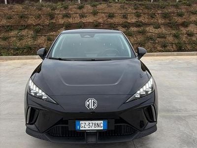 Usata MG MG4 EV Luxury 150 kW (204 CV) 2025 Nero Utilitaria
