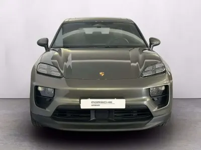 Usata Porsche Macan 284 kW (387 CV) 2025 Verde aventurine metallizzato SUV