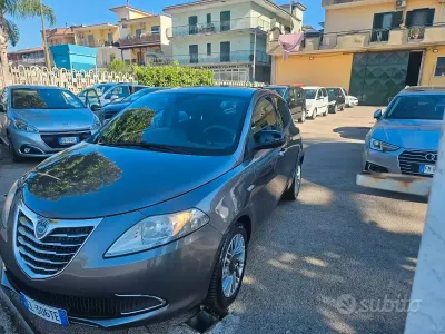 Usata Lancia Ypsilon Gold 69 CV (50 kW) 2012 Grigio Utilitaria