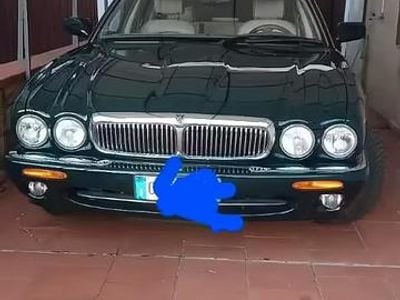 Usata Jaguar XJ 298 CV (219 kW) 2002 Verde Berlina