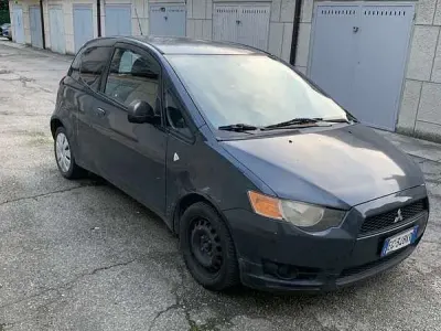 Usata Mitsubishi Colt 75 CV (55 kW) 2011 Utilitaria