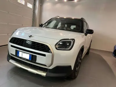 Usata Mini Cooper Countryman Favoured 170 CV (125 kW) 2024 Bianco SUV