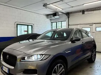 Usata Jaguar F-Pace Chequered Flag 179 CV (131 kW) 2021 Other SUV