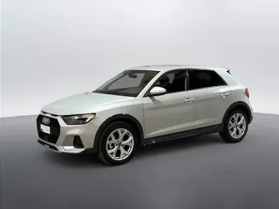 Usado Audi A1 Business 150 CV (110 kW) 2025 Plateado SUV