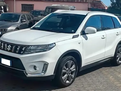 Usata Suzuki Vitara 129 CV (94 kW) 2020 Bianco SUV