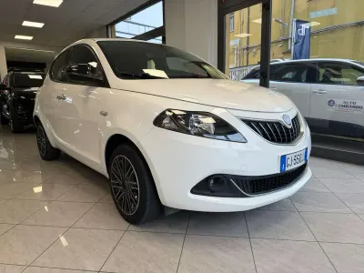 Begagnad Lancia Ypsilon Gold 69 HK (50 kW) 2022 Other Halvkombi