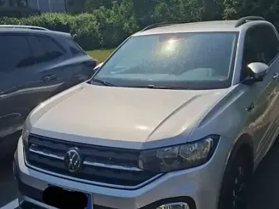 Usata VW T-Cross R-line 95 CV (69 kW) 2022 Argento SUV