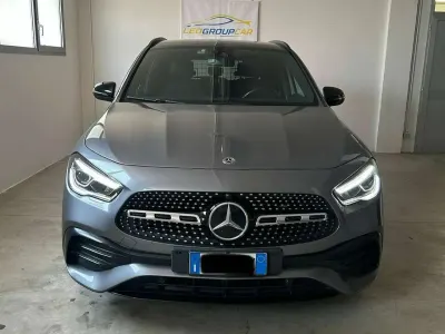 Usata Mercedes GLA200 150 CV (110 kW) 2022 Grigio mountain grey metallic SUV