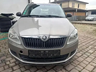 Usata Skoda Fabia Drive 86 CV (63 kW) 2014 Grigio Berlina